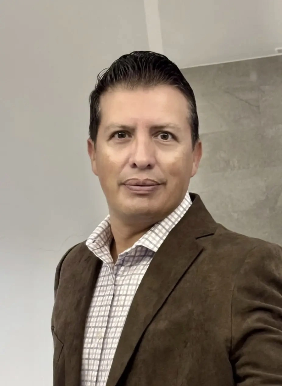 Foto de presentación Sigfrido Hernández
